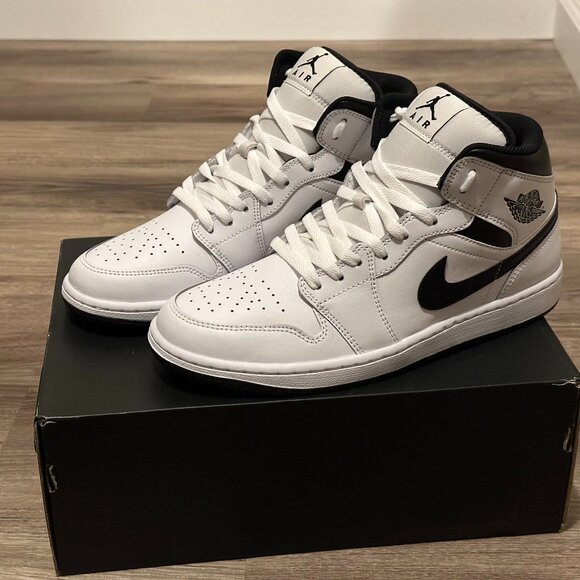 *Brand New!! Nike Air Jordan 1 Mid / Stormtrooper Colorway / Men's size 10 - Picture 4 of 7